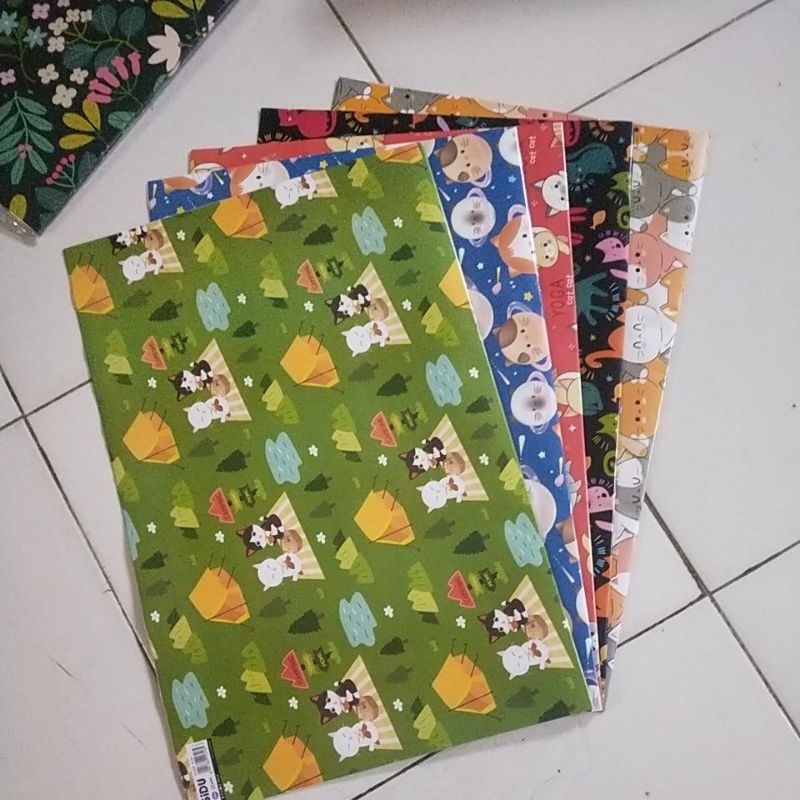 

50 Lembar Kertas Kado Merk Sidu Bahan Glossy Karakter&Batik