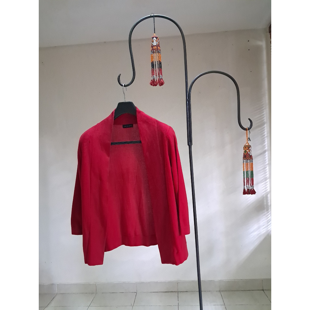 Preloved cardigan Noir sur blanc pink