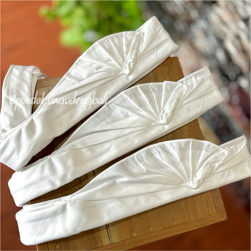 Udeng Putih Rimpit Bungkulan Setengah Jadi