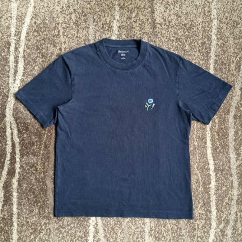 Kaos Uniqlo x JWanderson