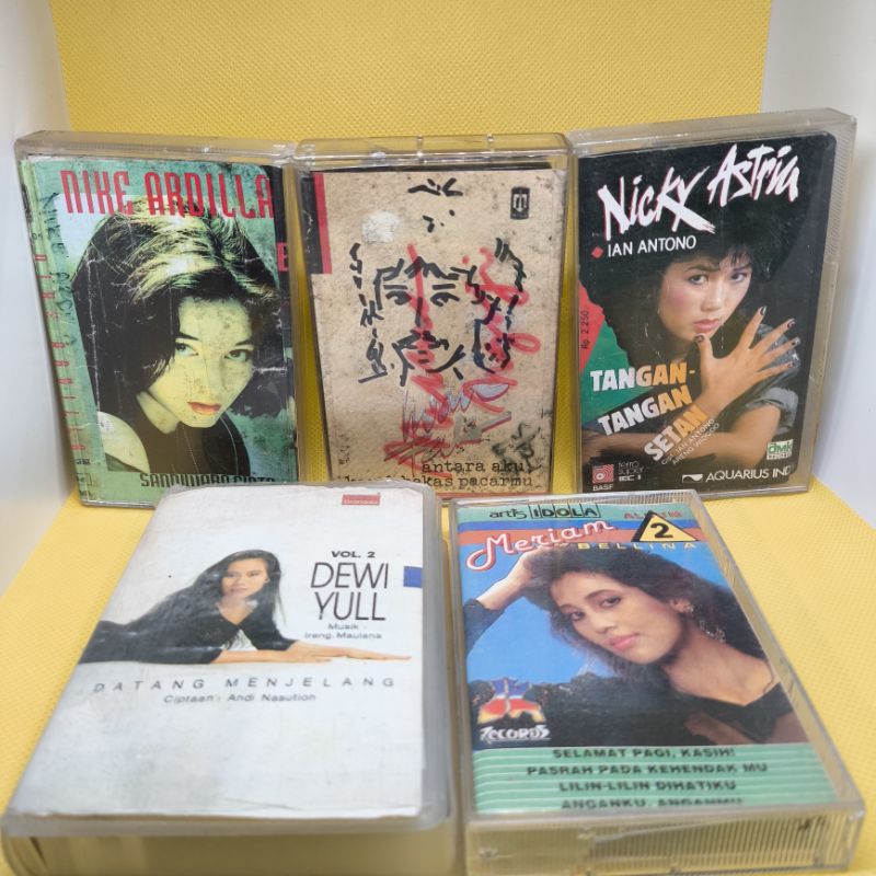 KASET PITA KASET TAPE RARE SLANK IWAN FALS,NIKE ARDILA NICKI ASTRIA DEWI YULL MERIAM BERLINA