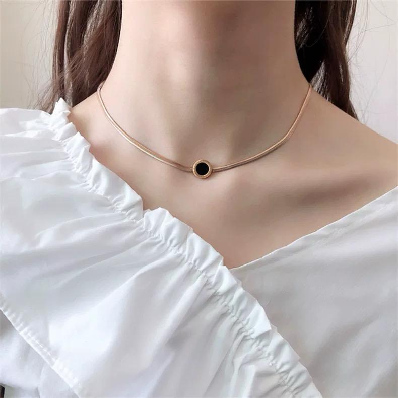 Kalung Wanita Titanium Model Angka Romawi