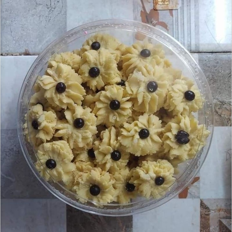 

kue DAHLIA PREMIUM ada ukuran 500grm dan 1kg