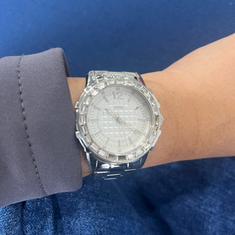 Jam Tangan wanita Preloved Guess Steel