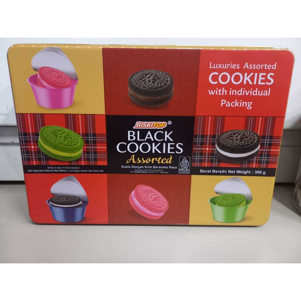 

TBMO BISKITOP BLACK COOKIES ASSORTED KALENG FANCY 300 GR