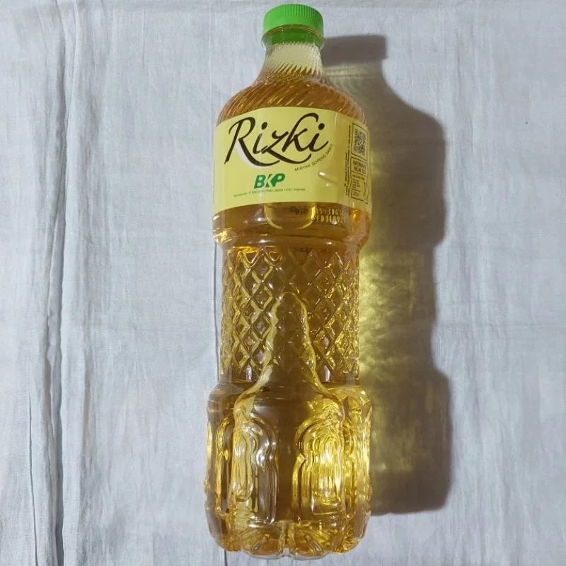 

Minyak Goreng Rizki 800 ml 1 Karton/dus (1 karton isi 12)