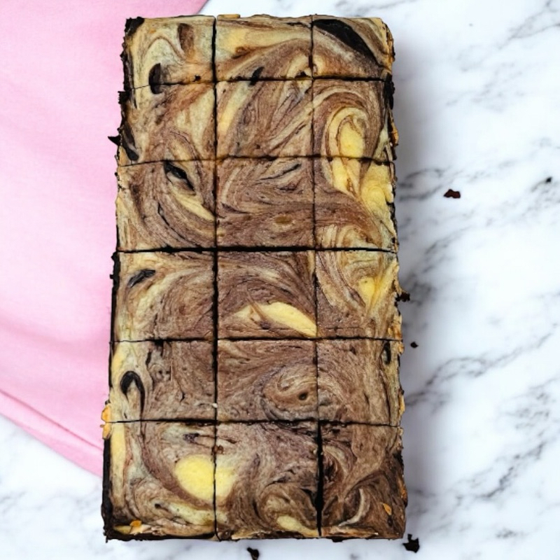 

Yummy Brownies Cheese Cake 20x20 - Brownies Panggang