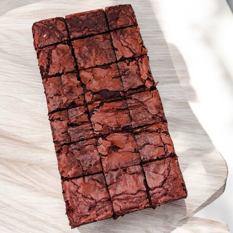 

Yummy Brownies Red Velvet 20x20 - Chewy Brownies - Fudgy Brownies - Brownies Panggang