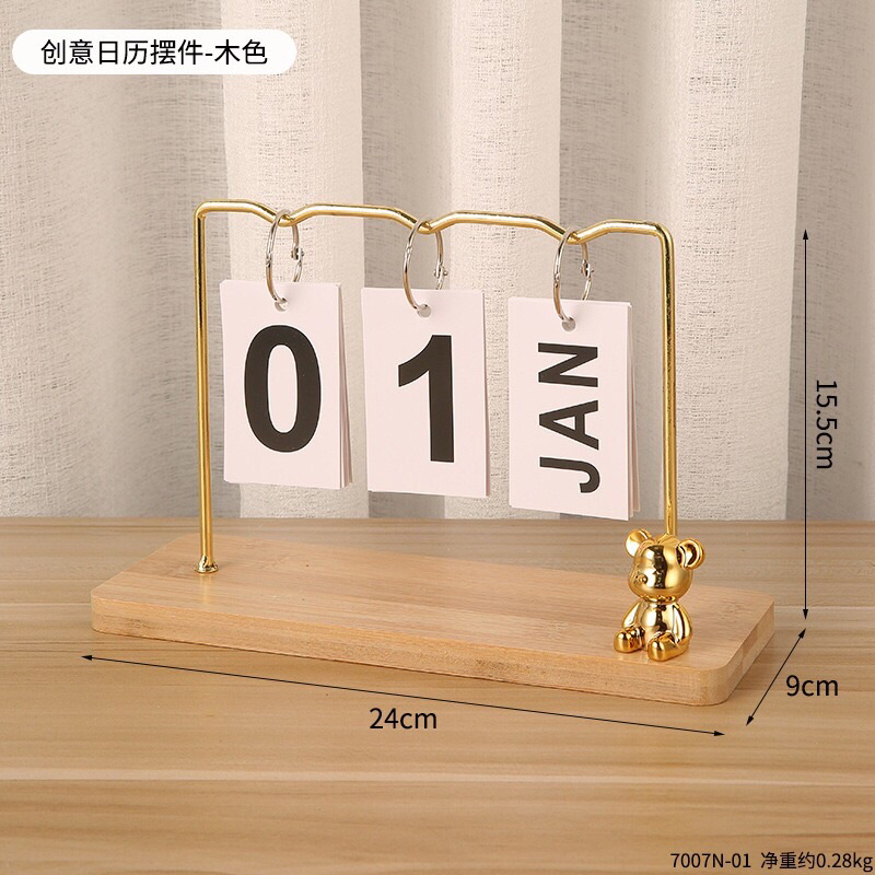 

Kalender beruang ornamen ruang tamu ruang kantor kalender desktop kantor kreatif kerajinan logam besi Eropa Bear calendar ornament living room office desktop calendar creative European iron metal crafts luxury wood