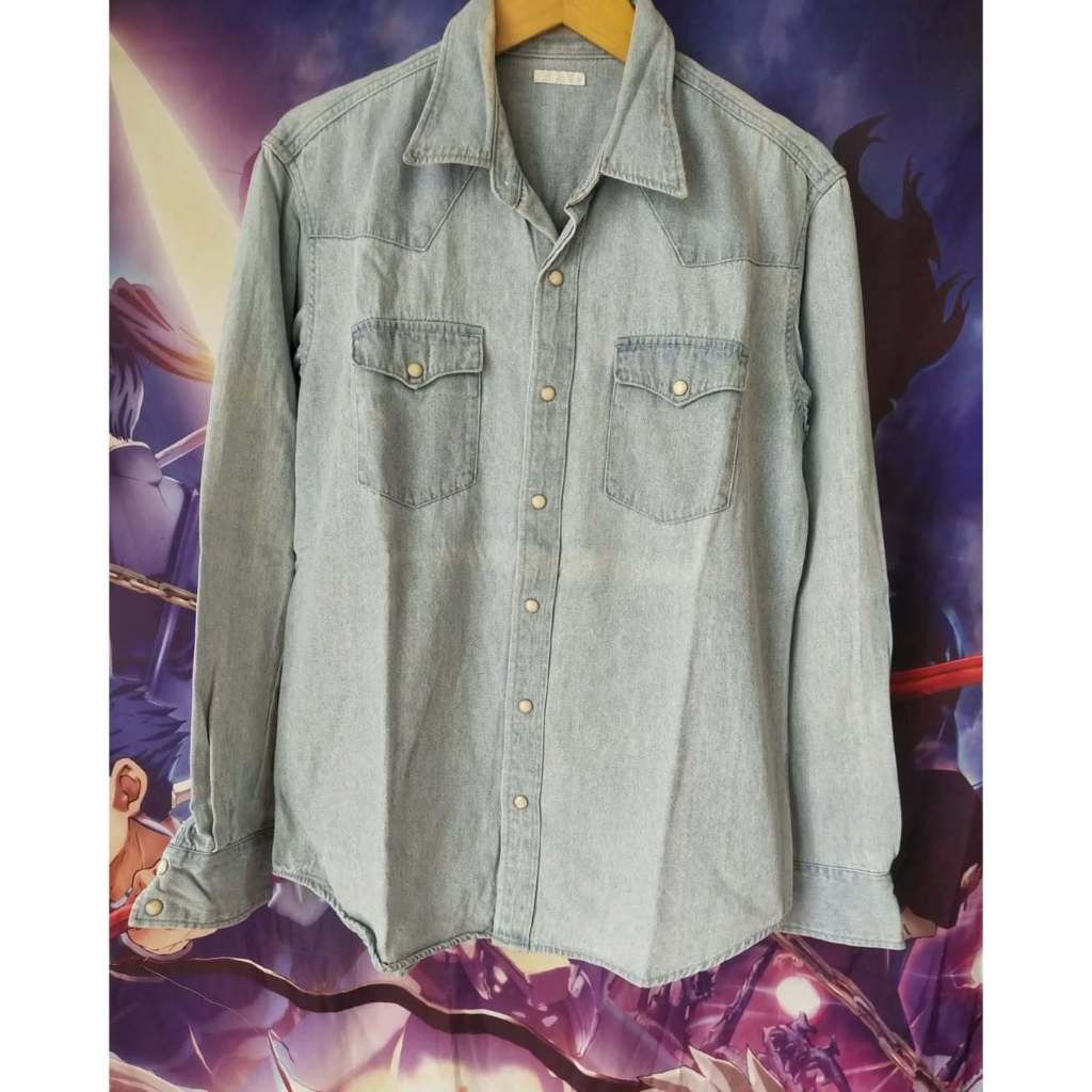 GU Global Uniqlo Double Pocket Blue Faded Denim Shirt Kemeja Original Second Merch Japan Korea Brand