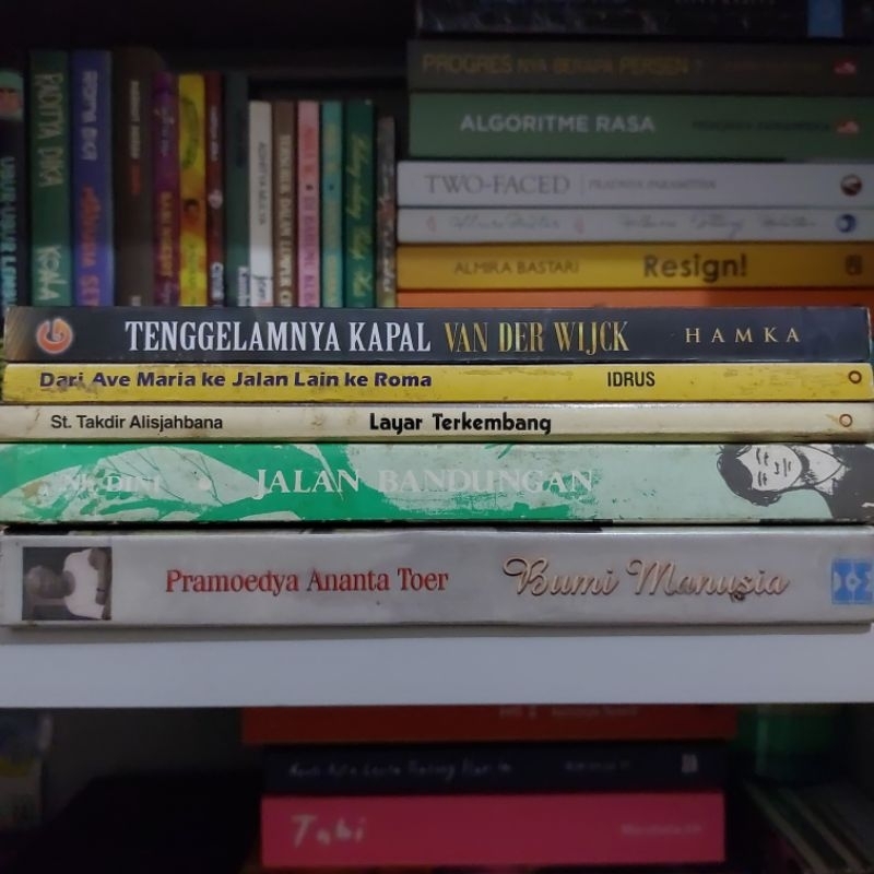 [ PRELOVED ] KUMPULAN BUKU DAN NOVEL SASTRA INDONESIA - BUMI MANUSIA - JALAN BANDUNGAN - LAYAR TERKE