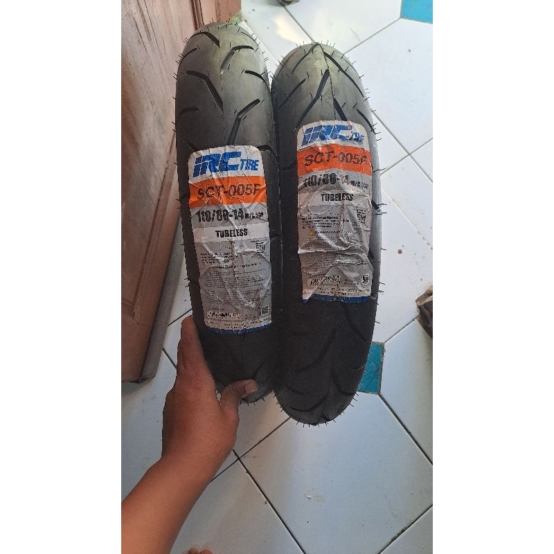 ban tubeless IRC 110/80-14