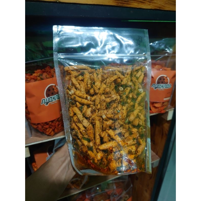 

Nyaknan Basreng Stik Pedas Daun Jeruk Banyak Rempah Gurih Kriuk 400gr