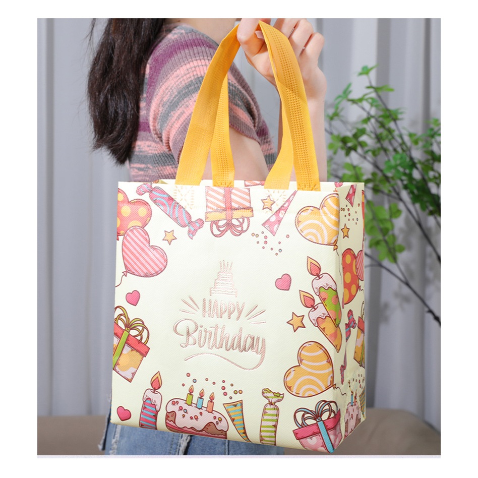 

Tas Hampers Non Woven Anti Air HAPPY BIRTHDAY 22x11x23cm - Tote Bag / Hand Bag Ulang Tahun