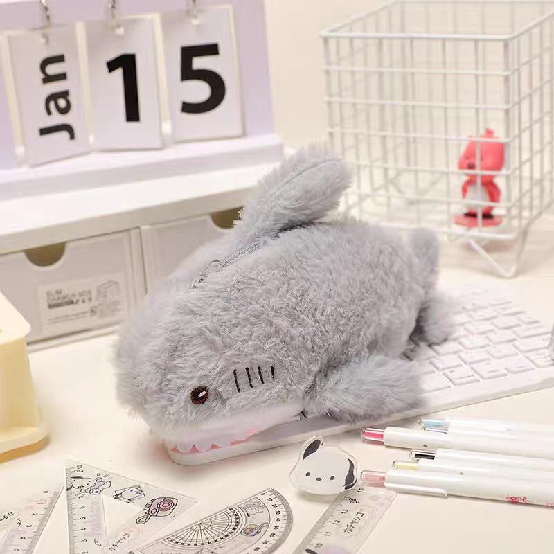 

【COD】Tempat pensil hiu/empat Pensil Multifungsi/small shark doll/cartoon large capacity storage bag /animal pensil case /Male and female student stationery