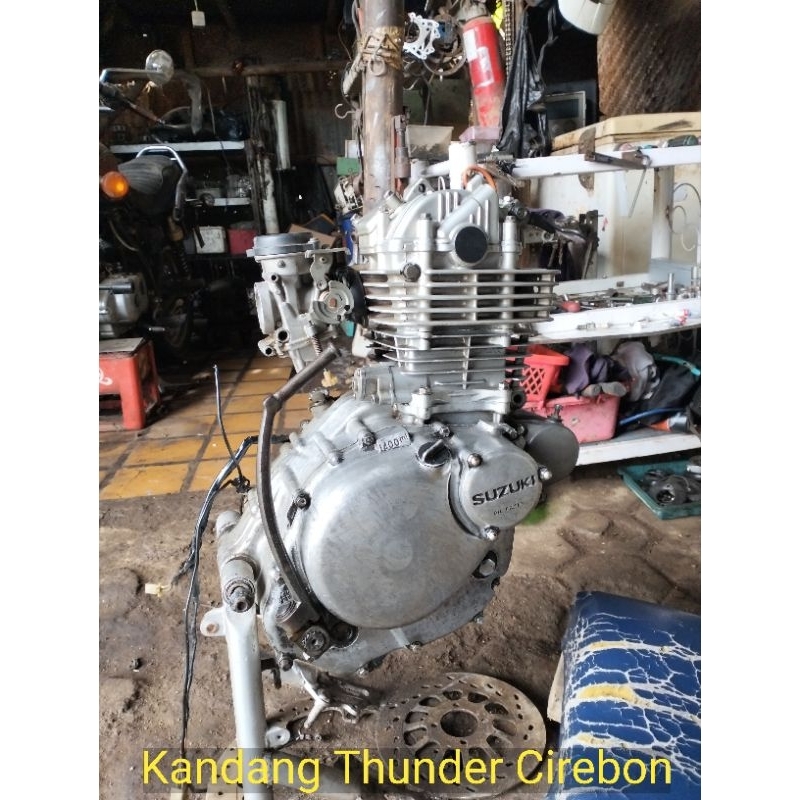 Mesin Suzuki Thunder 250 GSX250cc