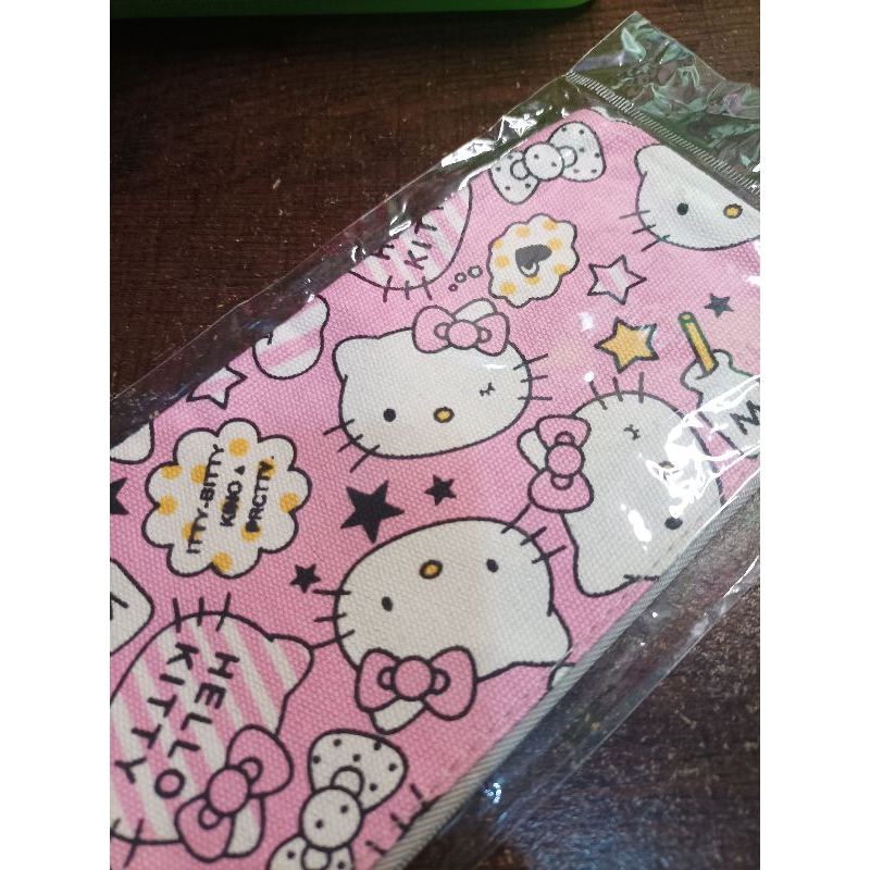 

Tempat Pensil Canvas