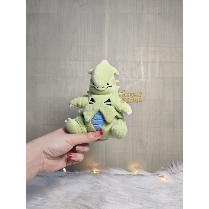 Boneka Pokemon Tyranitar Sitting Cuties - Pokemon Center