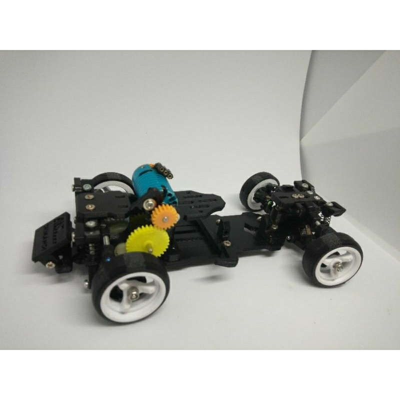 ADS SRIKANDI 1:24 3d printed RWD drift chassis