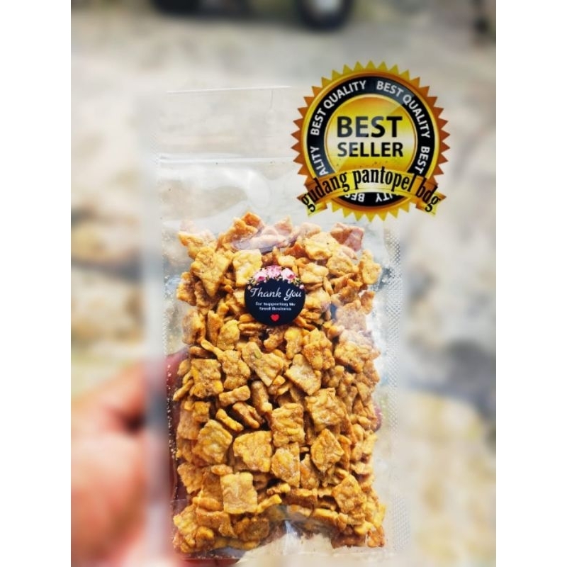 

keripik tempe kotak kotak kecil gurih renyah nikmat enak khas bandung