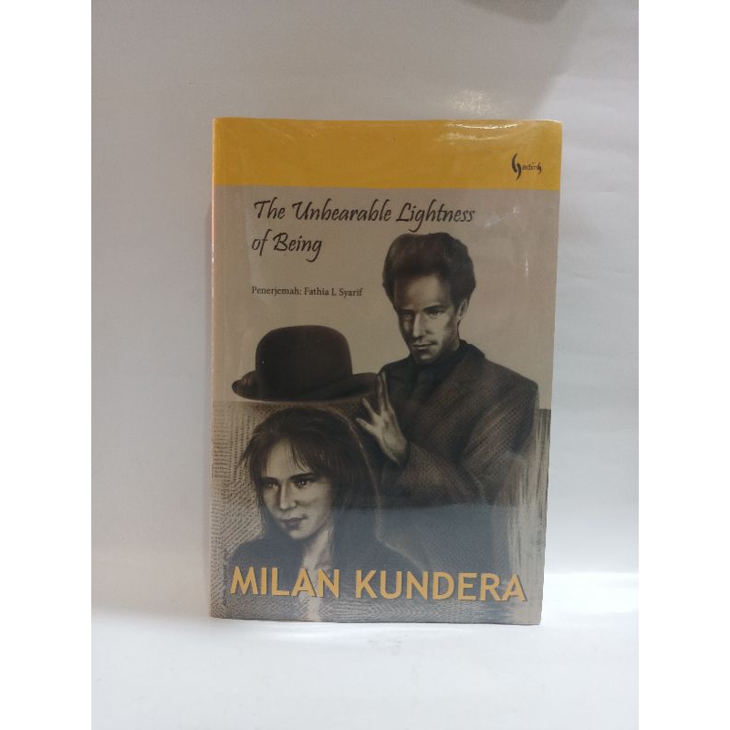 BUKU THE UNBEARABLE LIGHTNESS OF BEING - Milan Kundera