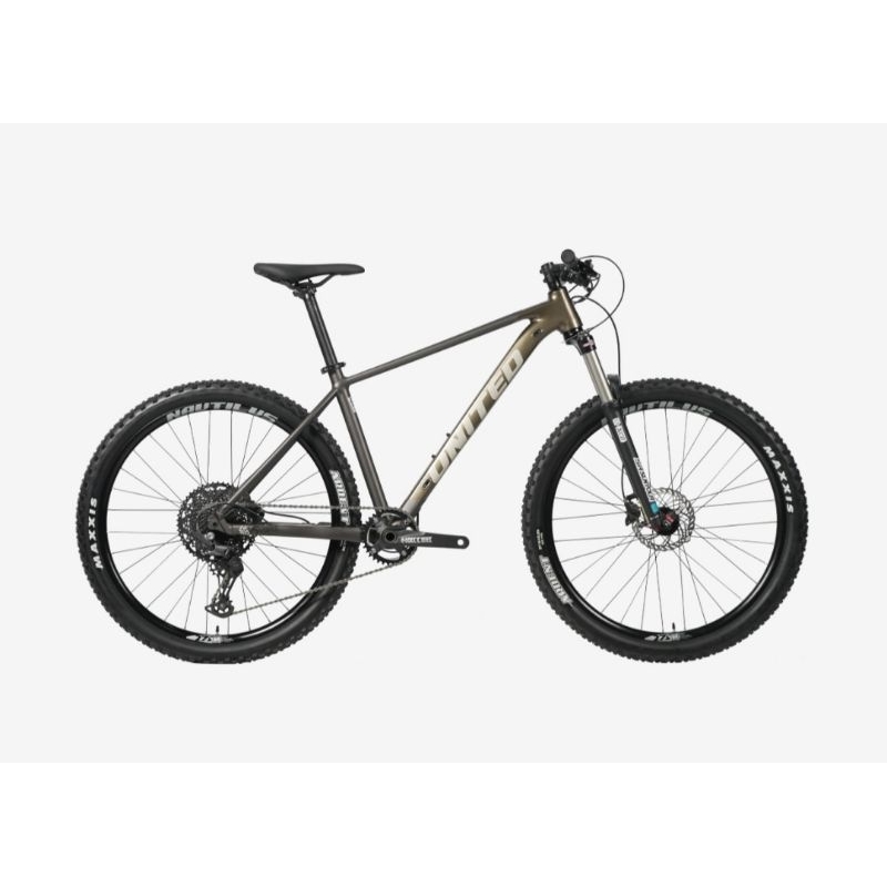 UNITED CLOVIS 6.1 27,5 S