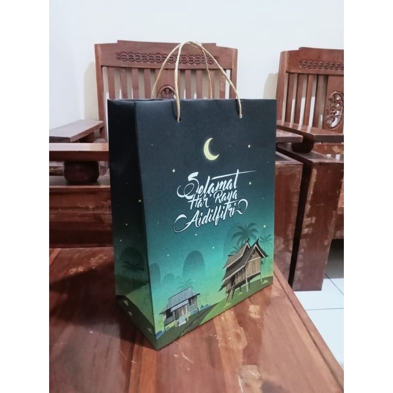 

PAPER BAG SOUVENIR LEBARAN BAHAN TEBAL UK 26X13X32