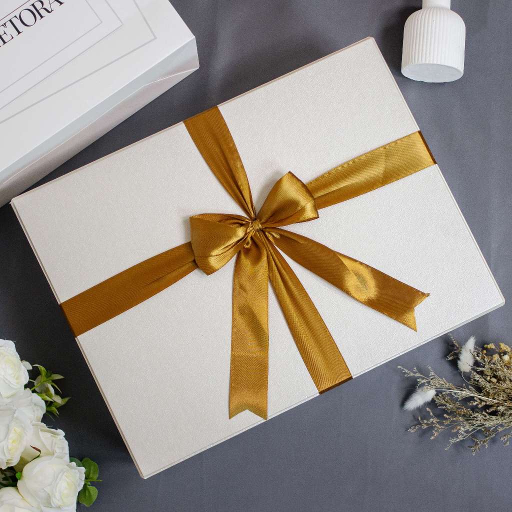 

VINNETORA Gift Box Hampers Valentine Hampers Lebaran Kado Pacar Kado Seserahan Wedding Gift Hadiah Pacar Box Kado Seserahan Unik Hamper Anniversary Kado Ultah,