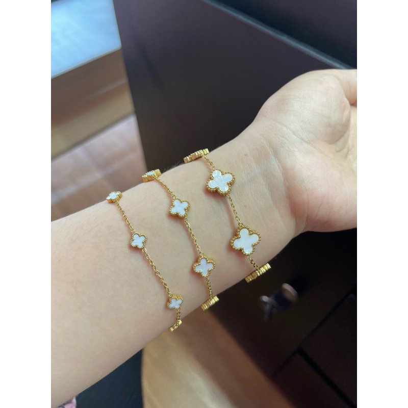 GELANG BUNGA PUTIH TITANIUM