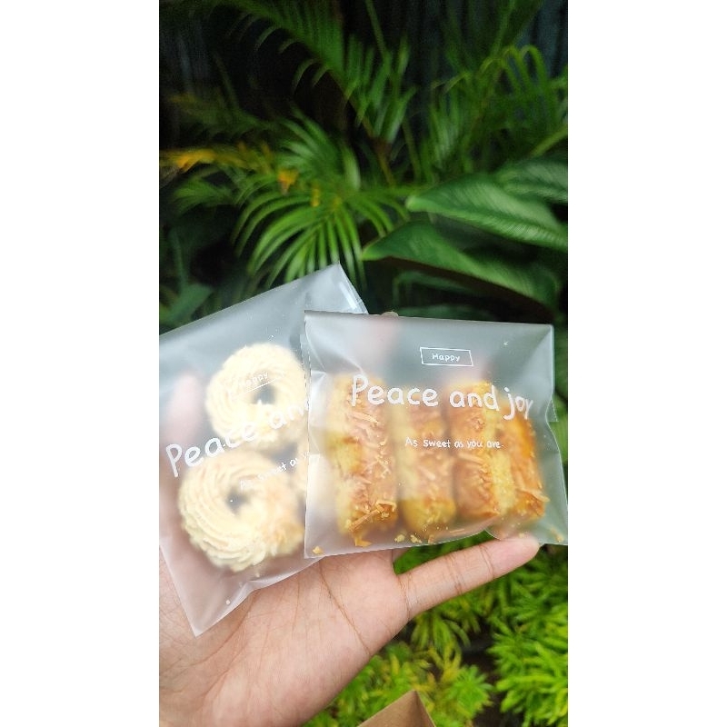 

TESTER NASTAR, PALM CHEESE, CASTANGLE, CHOCOSTICK, SAGU KEJU