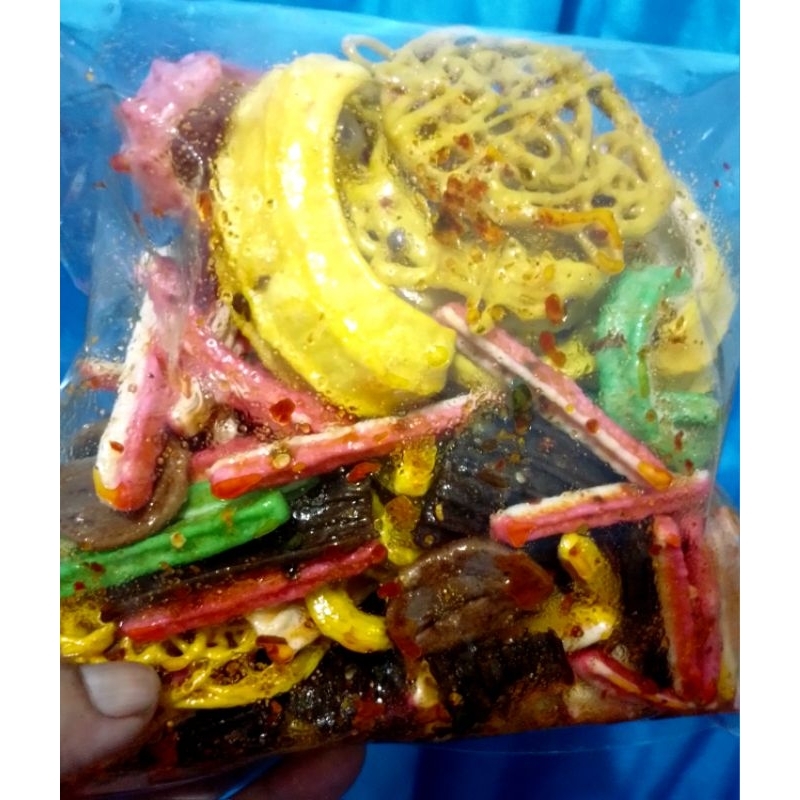 

SEBLAK CAMPUR CHILI OIL 250GRM ASBES BETON KRUPUK MIE KRUPUK JENGKOL