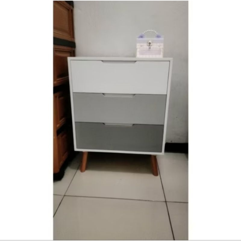 Nakas minimalis 3 laci