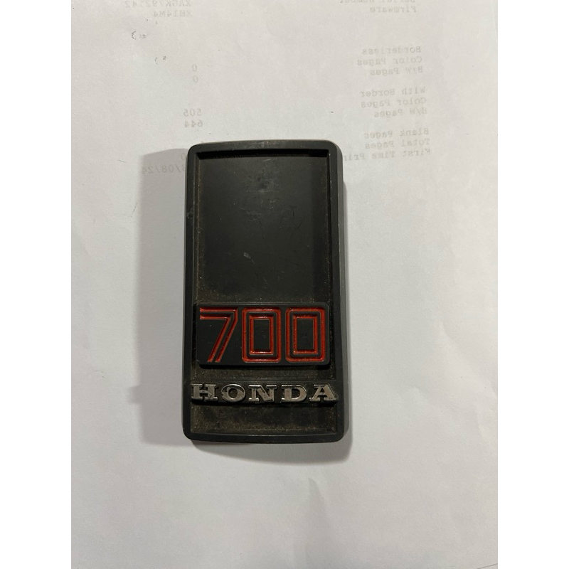 Logo / Lambang / Merek di perisai C700 Honda