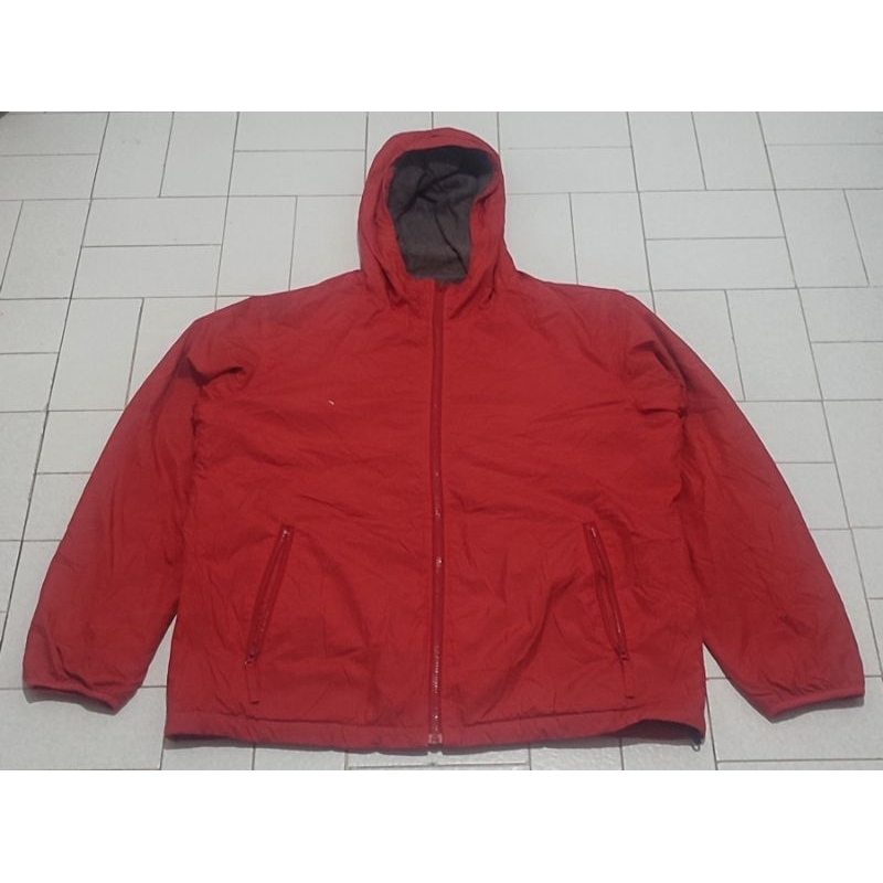 Jaket Sport Lightweight Reversible Uniqlo Merah Abu (XL/Men)