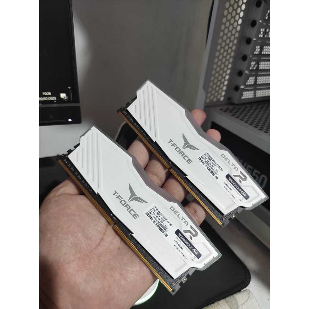 TEAM T-FORCE DELTA 16GB (2X8GB) DDR4 kit 3000MHz RGB WHITE