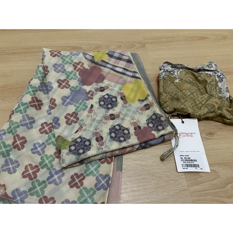 Ria Miranda Danastri Scarf - Windu Scarf (Preloved)