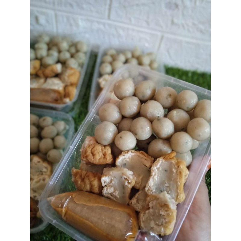 

PAKET NYEMIL 1 PORSI CILOK BUMBU KACANG DAN TAHU ACI (Kemasan Vacum) - Cilok Teh Mondaa