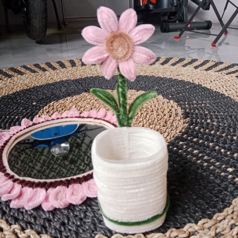 

tempat pensil kawat buku tempat kuas