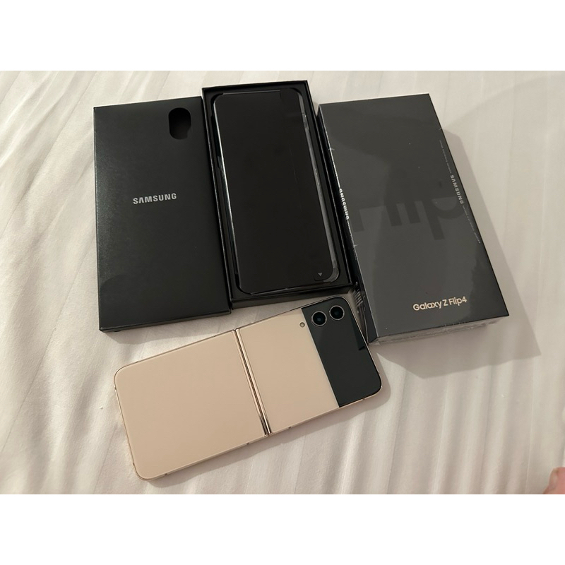 Samsung Galaxy Z Flip4