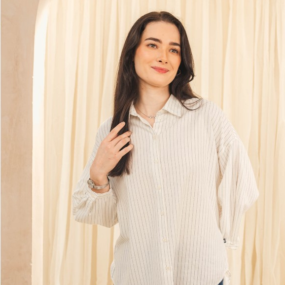 C2 Franky Ecru Kemeja 7/8 Casual Oversize Wanita