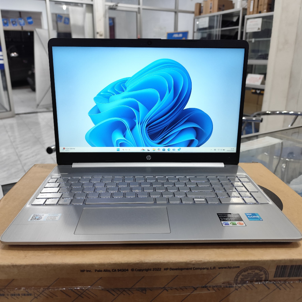 HP 15s FQ2705TU Core i3 gen 11 RAM 8GB SSD 512GB Layar 15.6" FHD Slim Keyboard Backlight Muluss