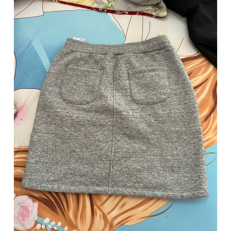 preloved mini skirt uniqlo