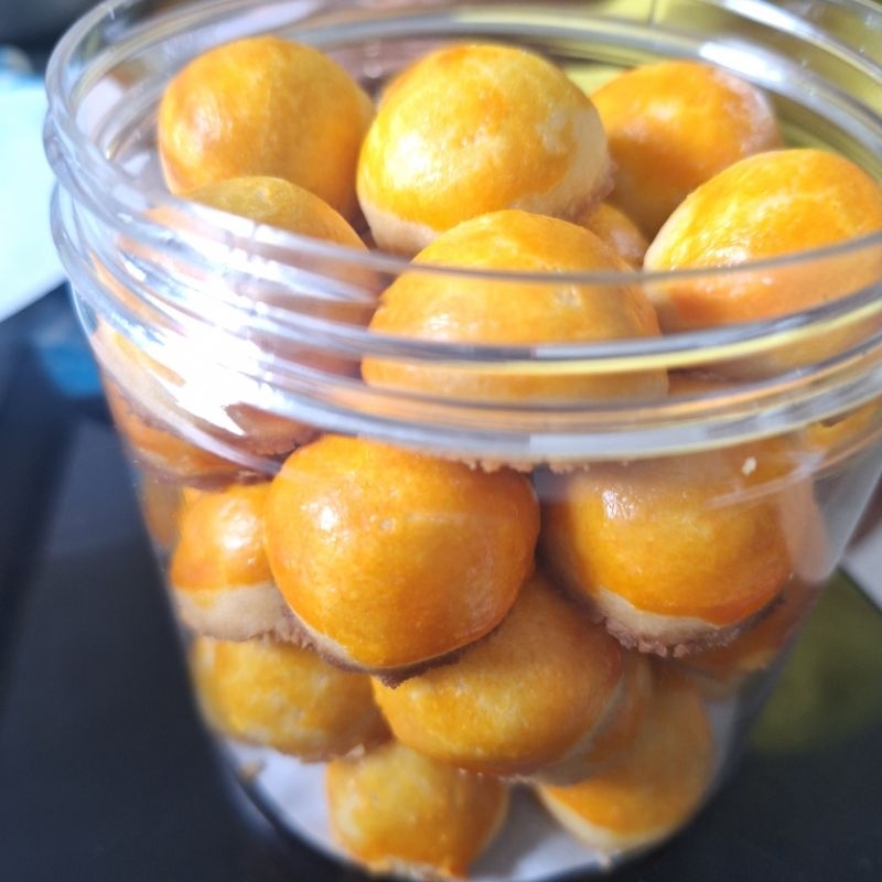

Nastar Renyah Lumer Isian Selai Nanas | Ukuran jar 550ml Berat 350gr