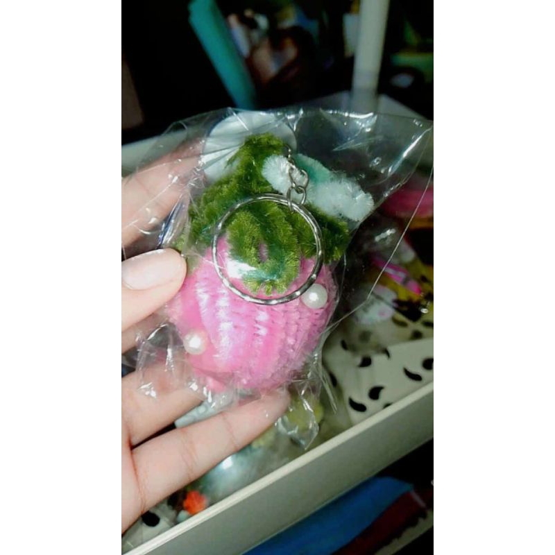 Asesoris gantungan kunci dan tas/dompet/ransel strawberry