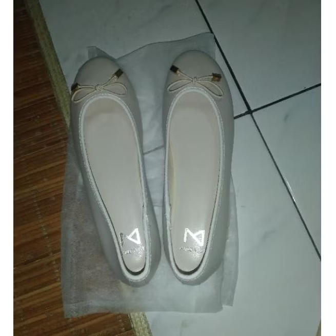 FlatShoes White Beige paris zoey (NEW)