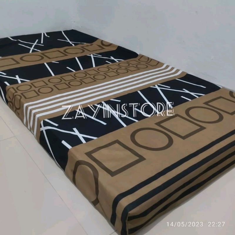 Sarung Kasur Resleting Uk 200X90X10//180X90X10 Kain Adem & Tidak Luntur. (Bawah Spunbond Hitam)