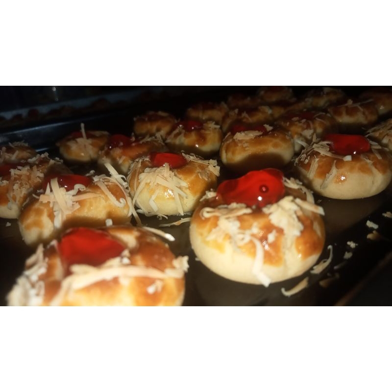 

Strawberry cookies YunaCookies