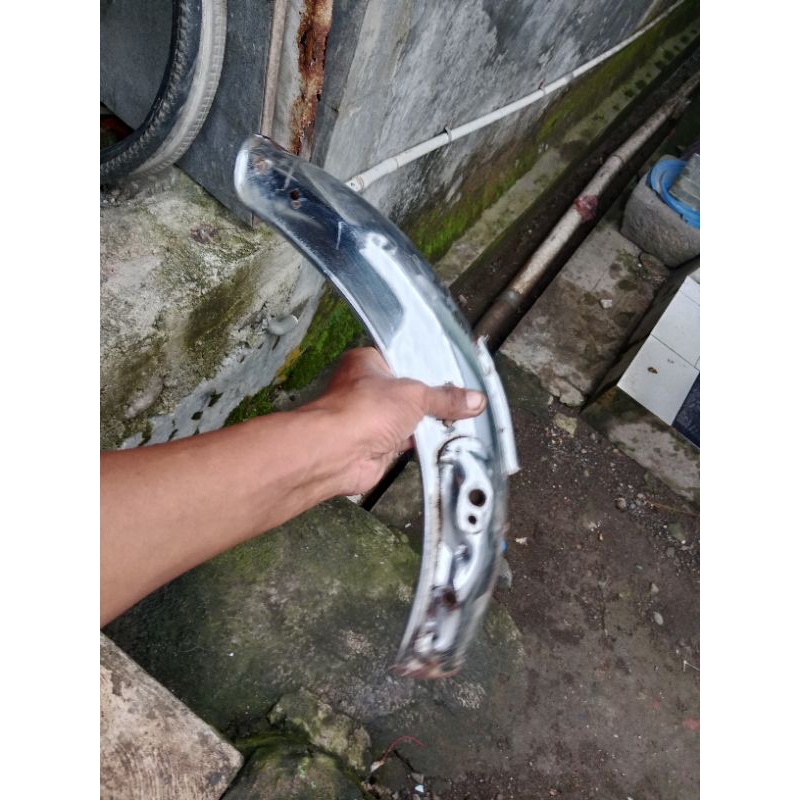 Potongan slebor belakang cb 100/125 original copotan