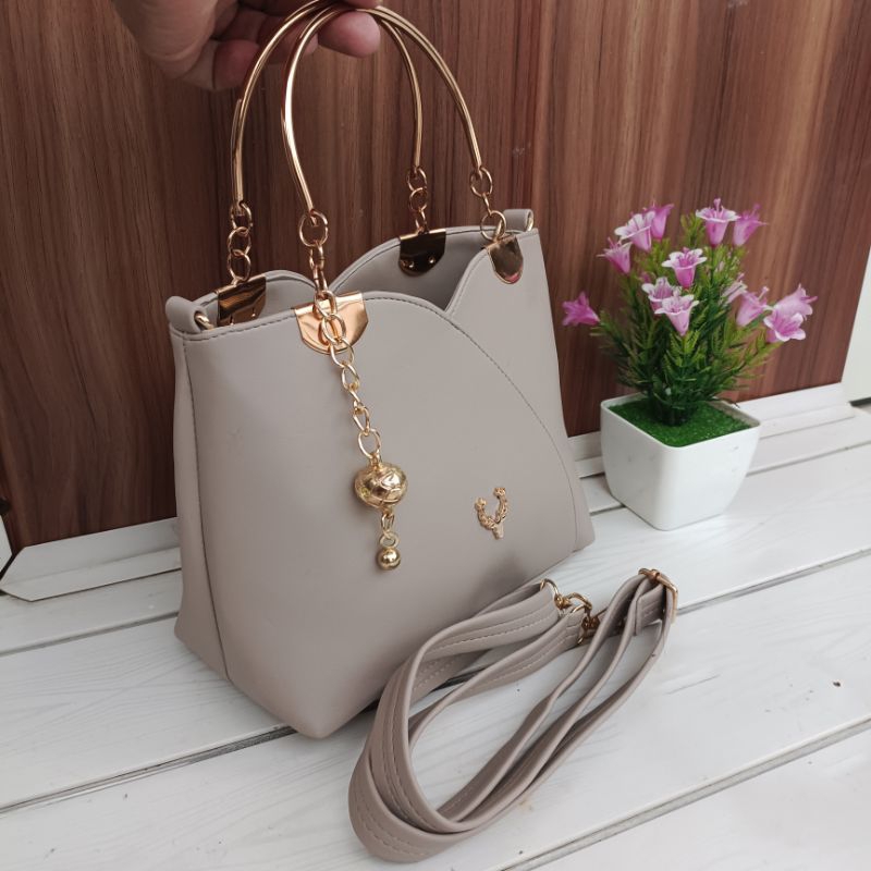 izdihaar tas wanita slempang tenteng mewah gantungan bola