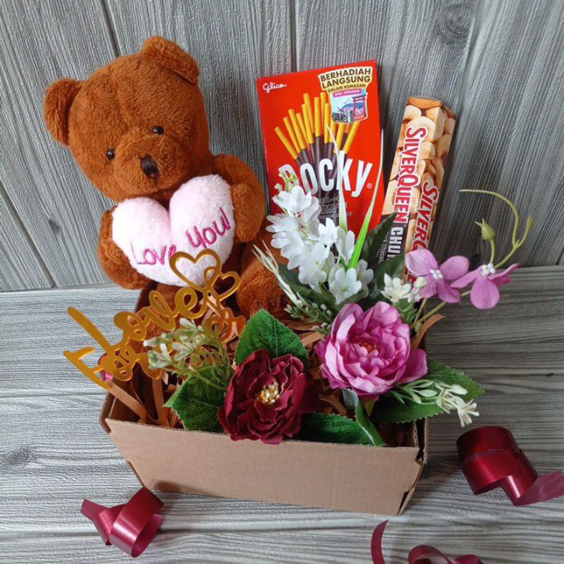 

hampers valentine bearLove pocky & silverqueen chungky